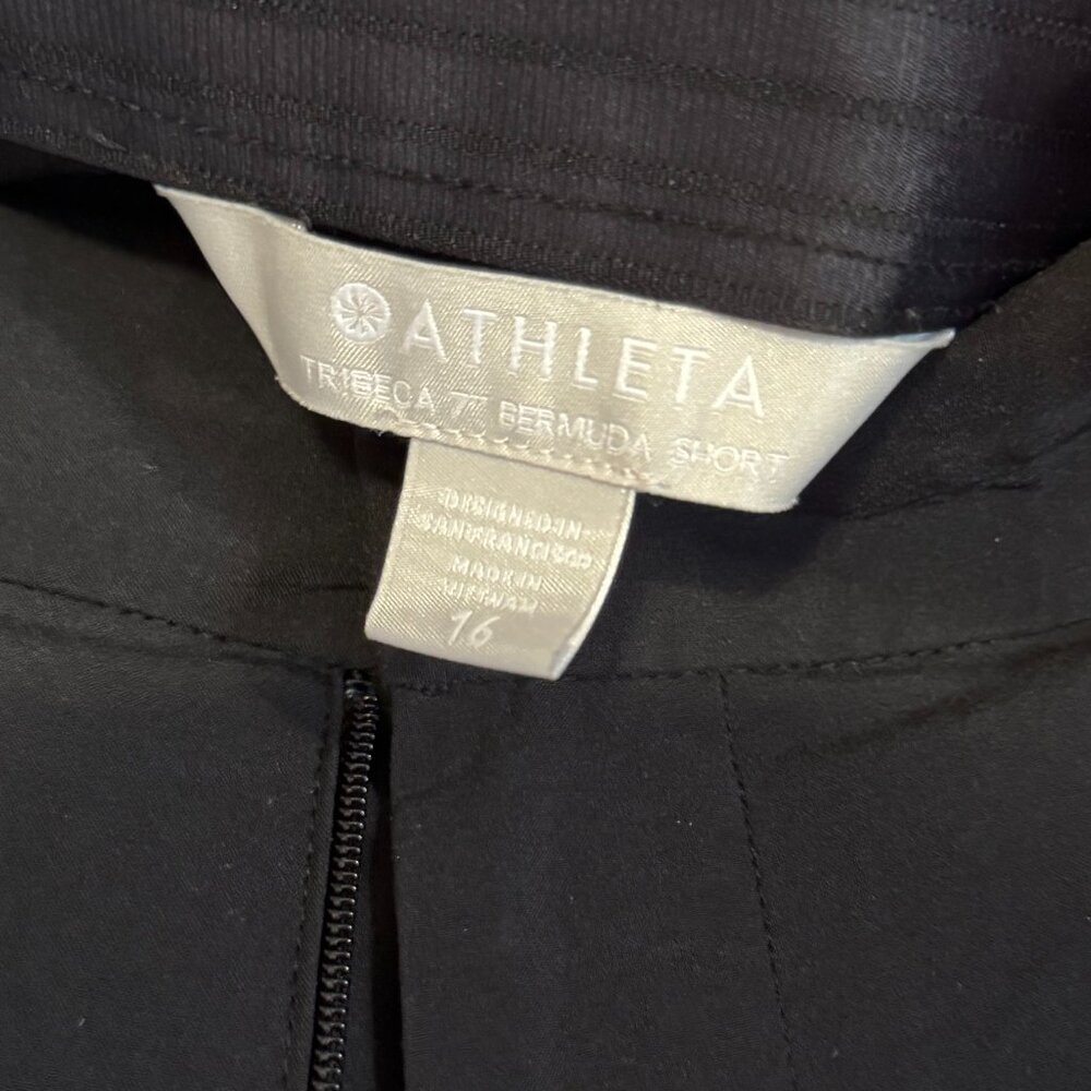 Athleta size 16 Trekkie short black - Picture 2 of 3